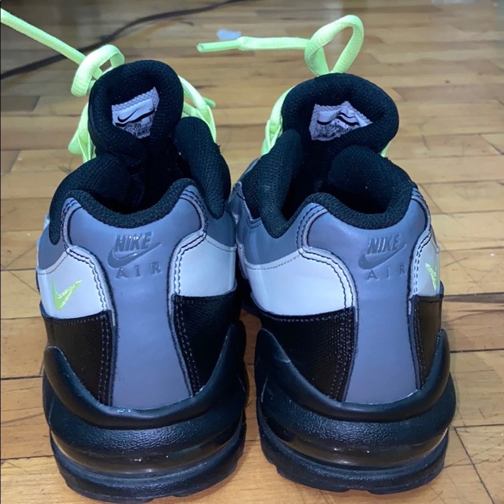 Sneakers - Picture 3 of 3